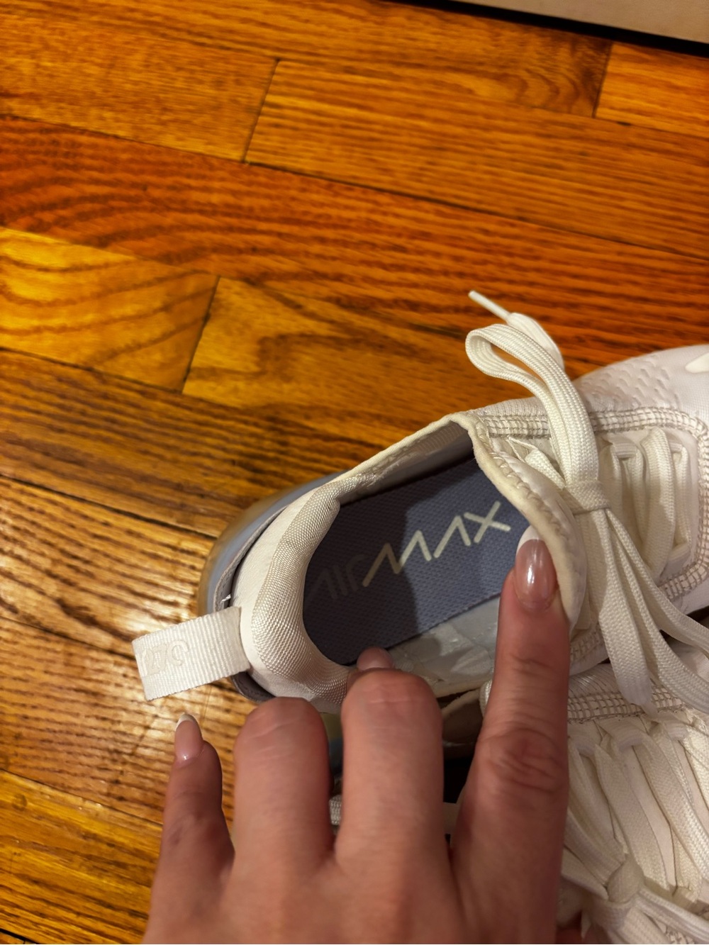 Nike Women’s Air Max 270 Sneakers in White and Light Gray - Picture 5 of 5